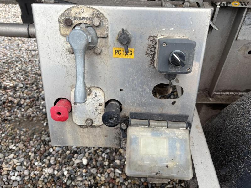 Slurry trailer 40 m3 82