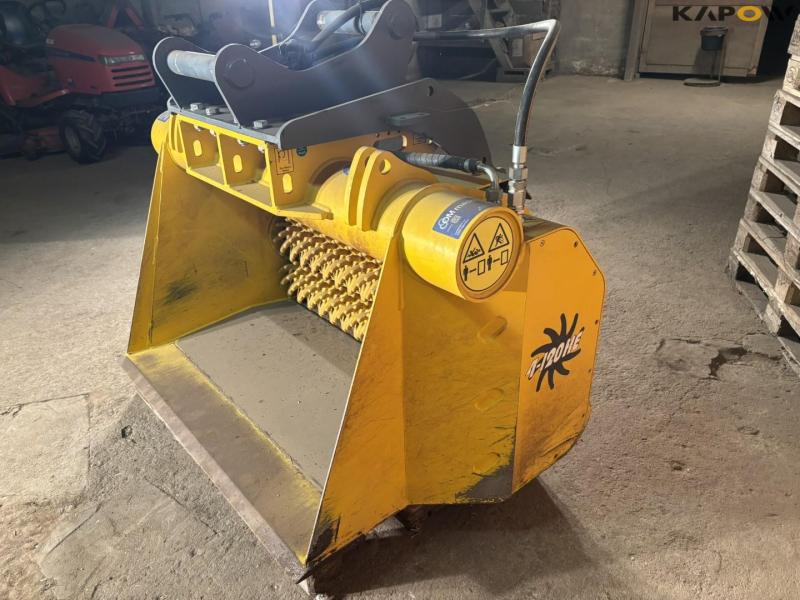 Gyro-Star 4-120HE grading bucket 6