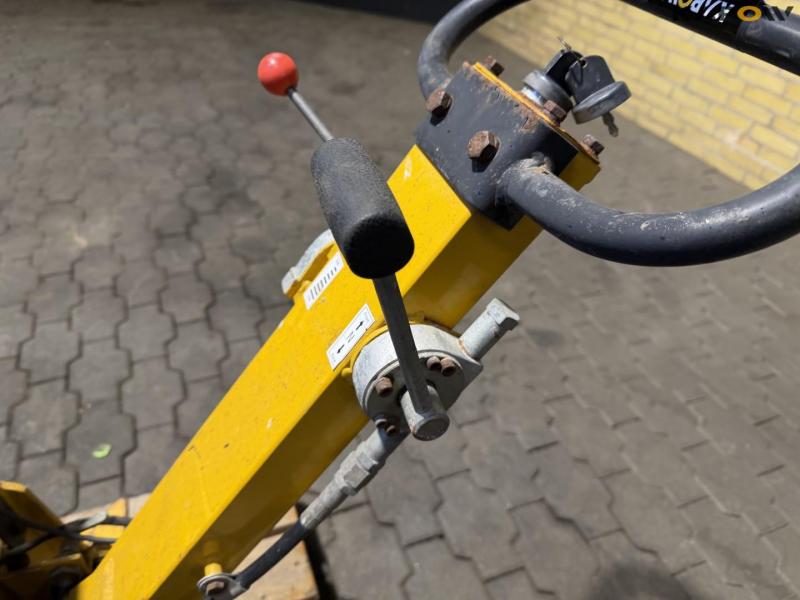 H-Power C330 plate vibrator 16