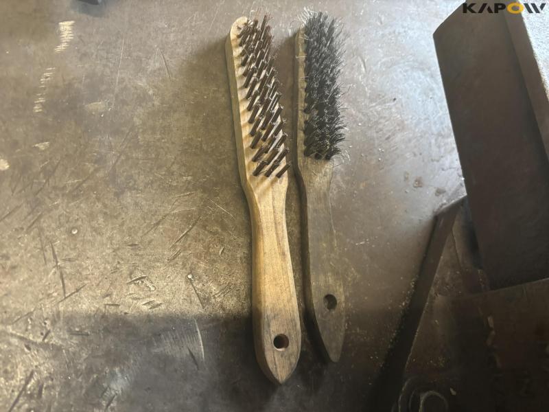 Miscellaneous hand tools 27