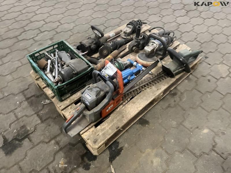 Hand tools and chainsaw 5