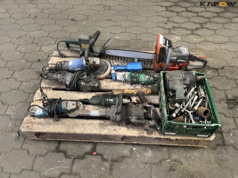 Hand tools and chainsaw 8