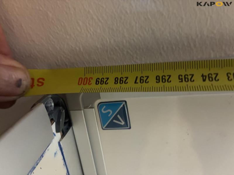 Raise and lower tables and whiteboards 28