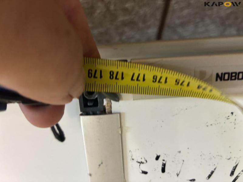 Raise and lower tables and whiteboards 31
