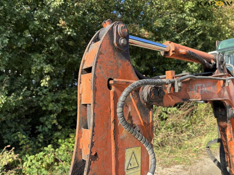 Haitachi ZAXIS 18 mini excavator 15