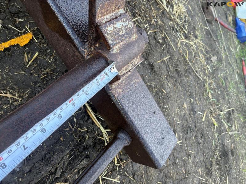 Straw handle for three-point hitch 12