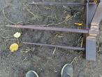 Straw handle for three-point hitch 10