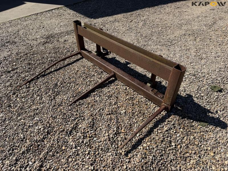 Straw spear with Euro hitch 1