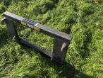 Straw spear with Euro hitch 3