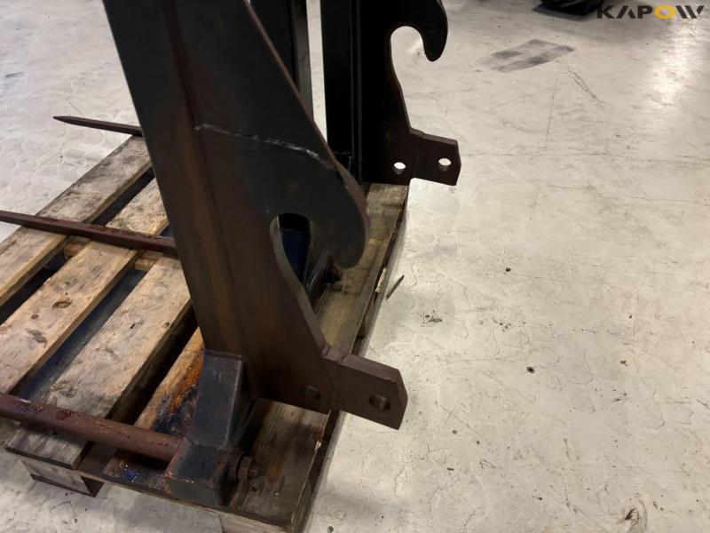 Straw spear with New Holland attachment 9