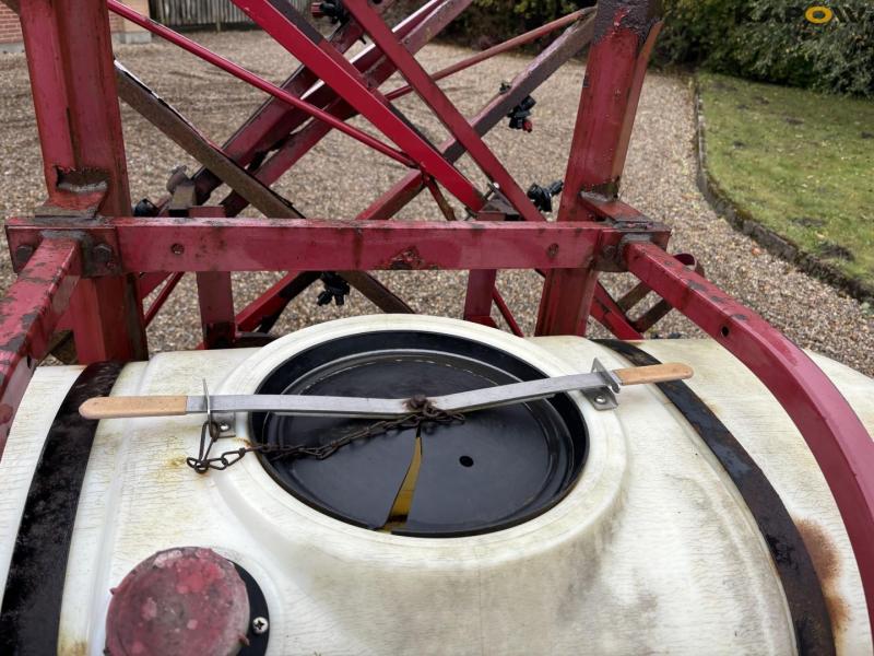 Hardi 12 meter field sprayer 19