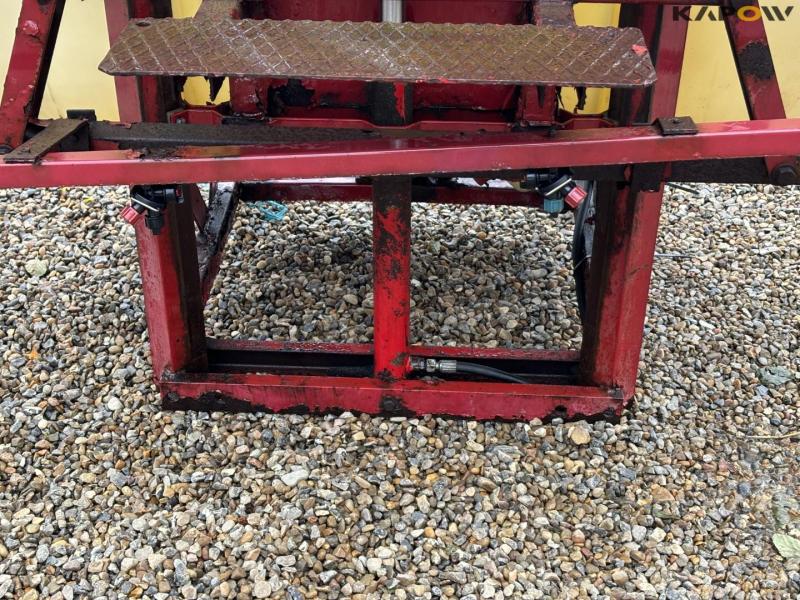 Hardi 12 meter field sprayer 31