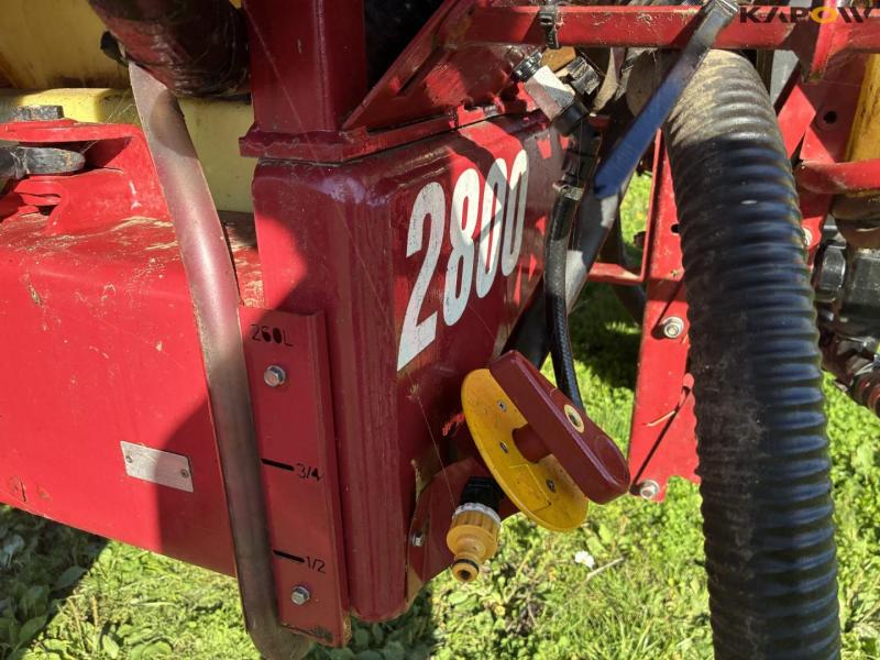 Hardi commander cl2800 sprayer 38