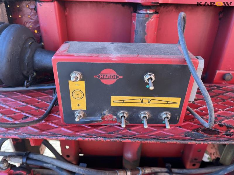 Hardi LXY 1000 sprøjte med 16 meter spredebom 8