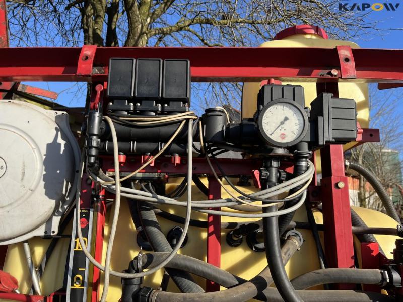 Hardi LXY 1000 sprøjte med 16 meter spredebom 16