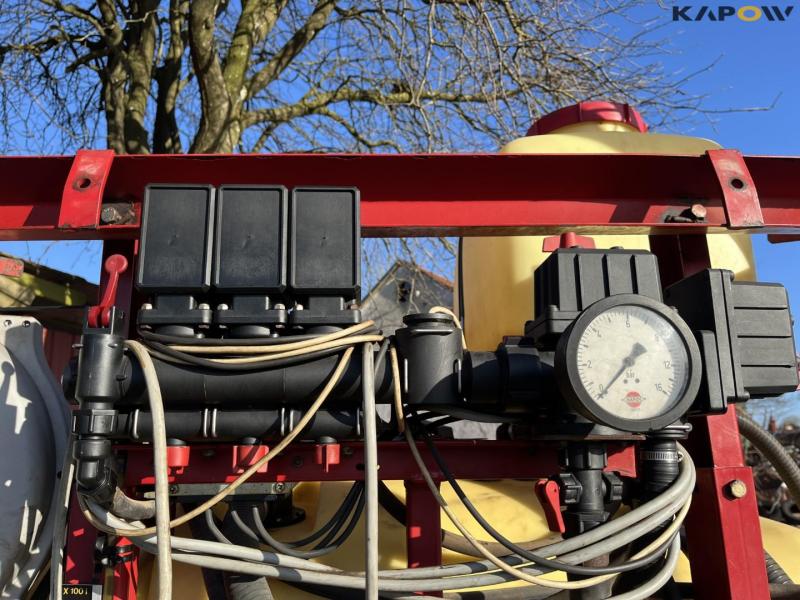 Hardi LXY 1000 sprøjte med 16 meter spredebom 28