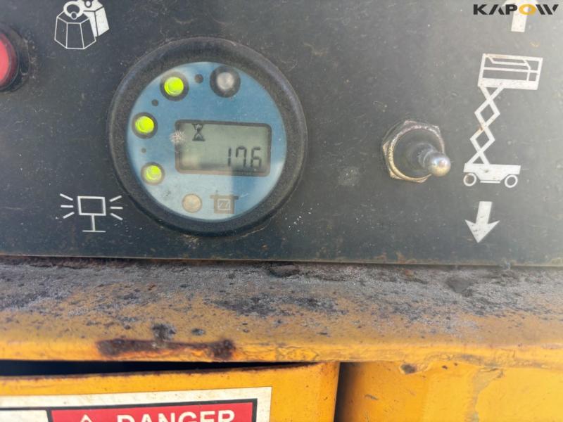 Haulotte compact 10 scissor lift 14