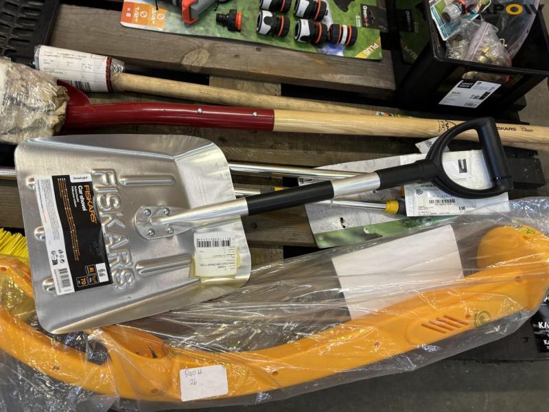 Garden tools - new 9