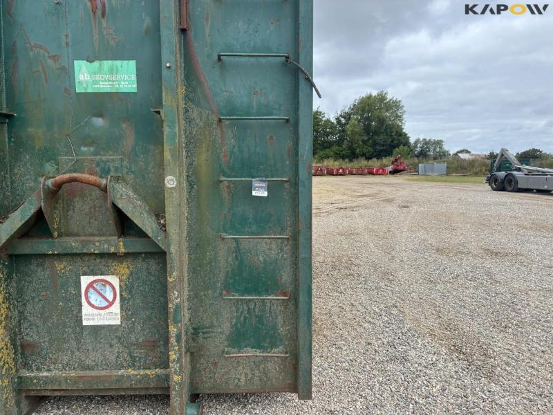 HCF volume container for hook and wire 12