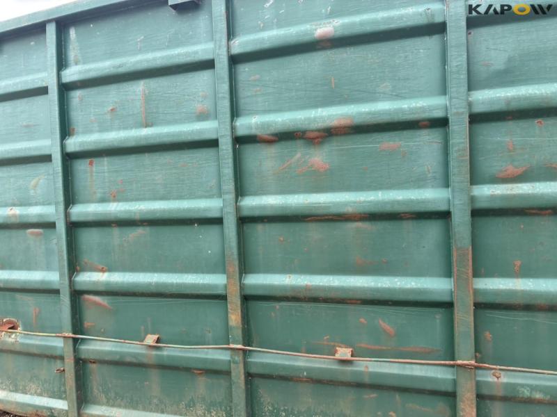 HCF volume container for hook and wire 15