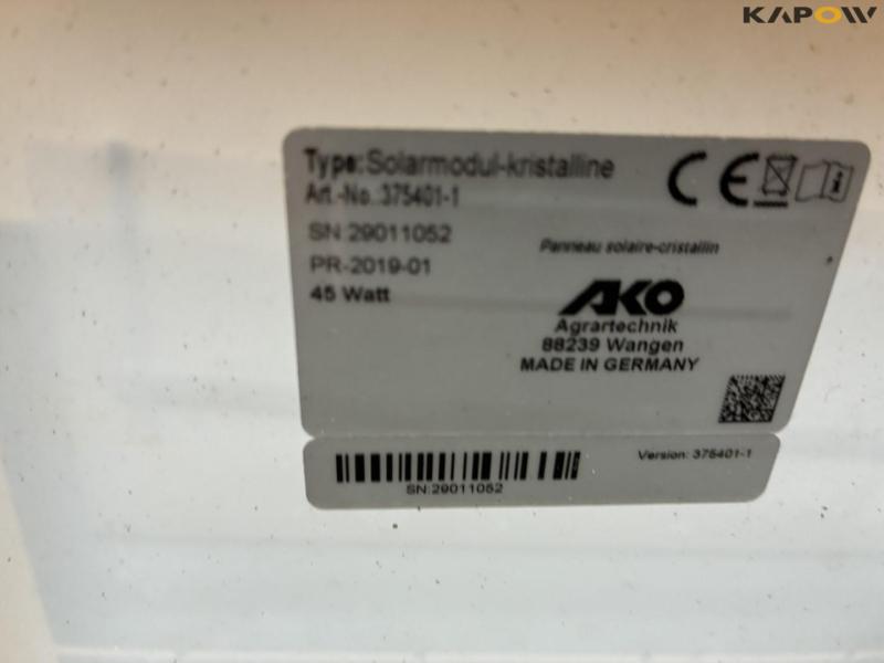 Fence device with solar cells 8