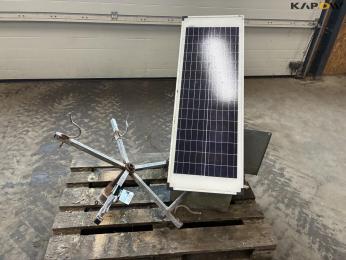 Fence device with solar cells