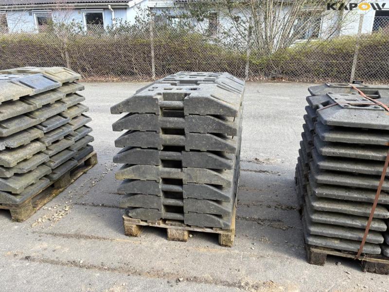 Fence feet in different models 4