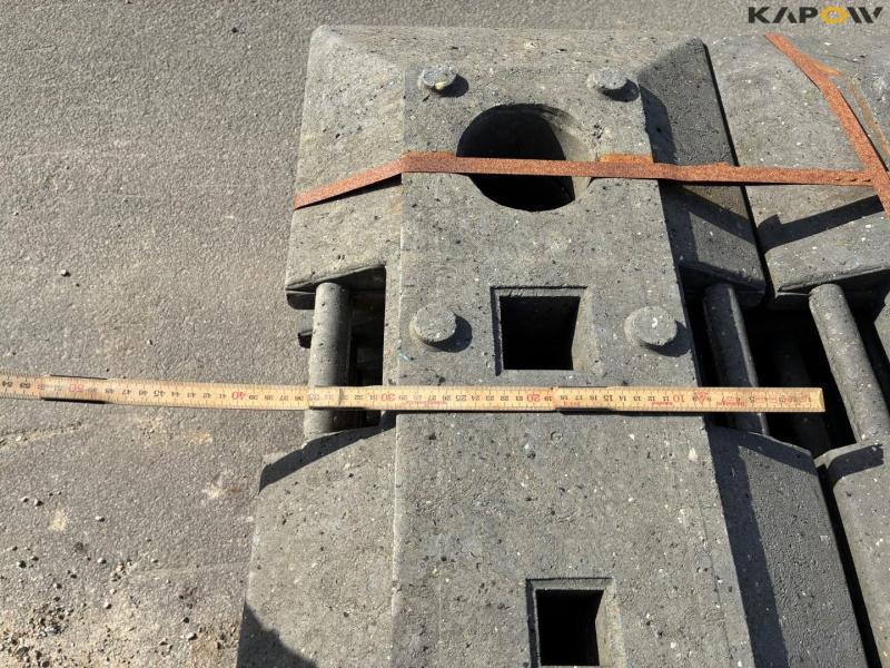 Fence feet in different models 10