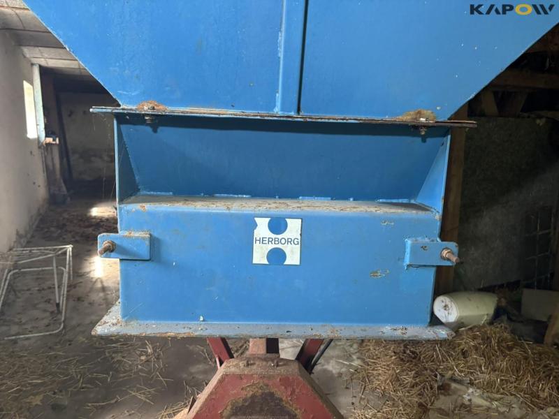 Herborg beet cleaner with elevator 11