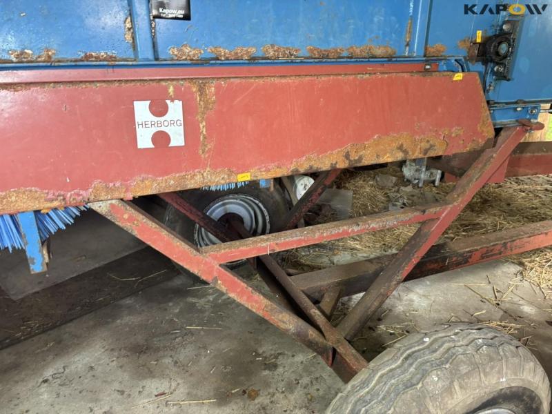 Herborg beet cleaner with elevator 20