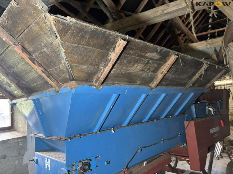 Herborg beet cleaner with elevator 43