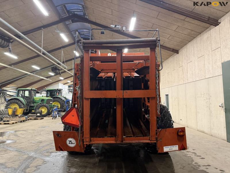 Hesston 4900 big baler 5