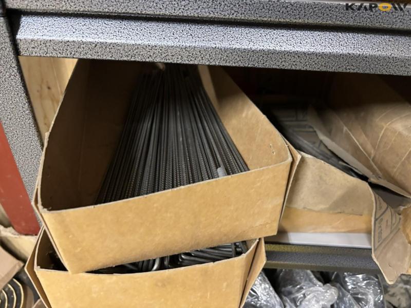 Auxiliary materials 34