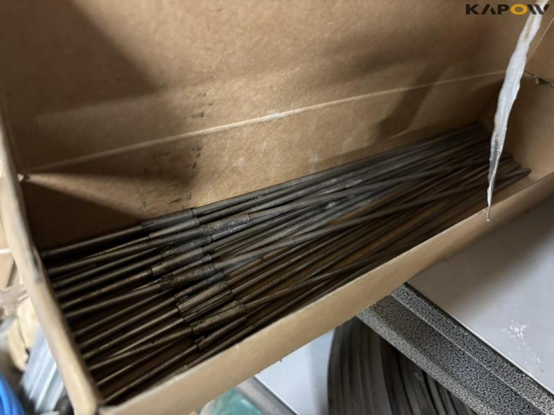 Auxiliary materials 15