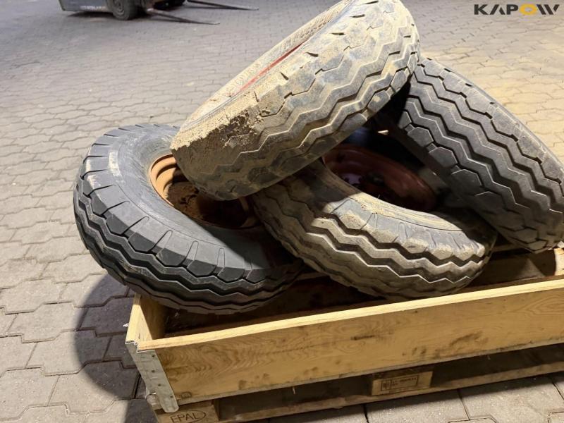 Wheels 7.00-12 17