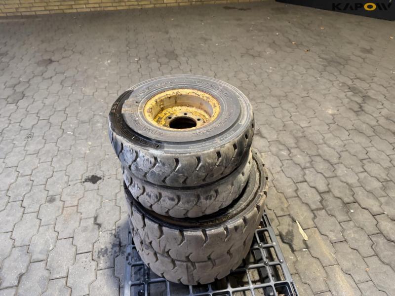 Wheels in different sizes - 4pcs 9