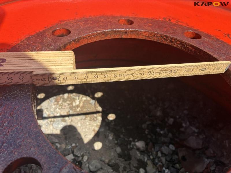 Wheels with 600/60-30.5 Trelleborg 8