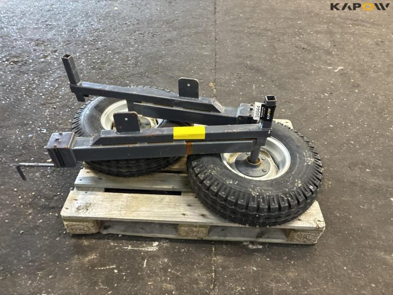 Wheels with hub and support legs 4