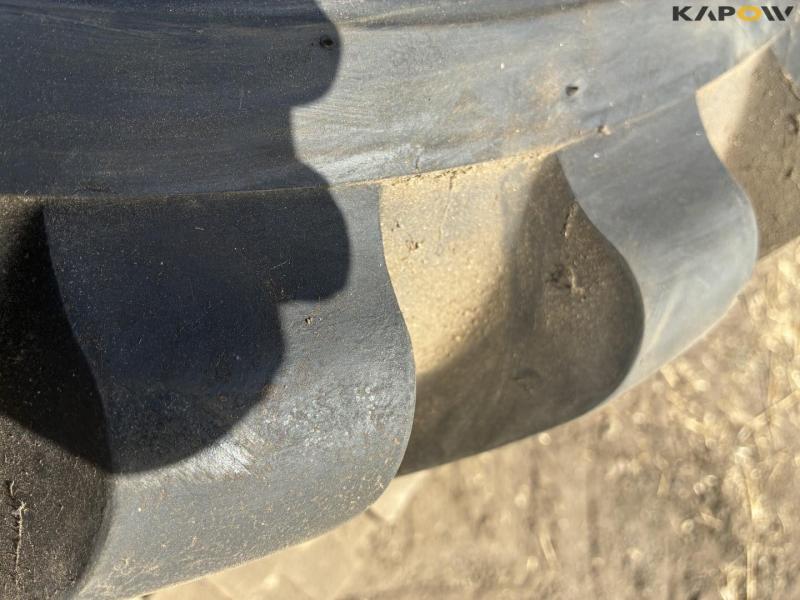 Wheel with unused tire 5
