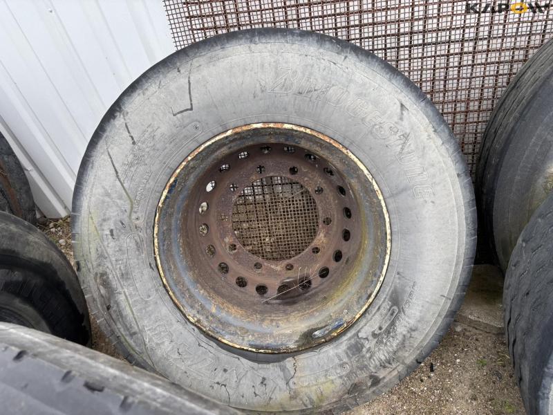 Wheels and tires 385/65-22.5 11