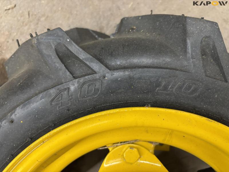 Wheels for implement carriers 10