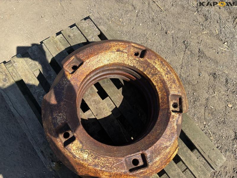 Wheel weights used on the Valmet - 4 pcs. 5