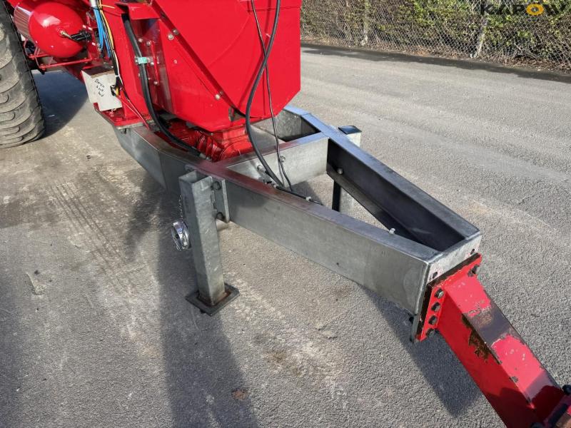 HM 12/16 auger carriage 12