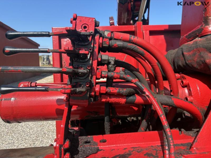 HMF 1560 K3 crane on skid steer 12