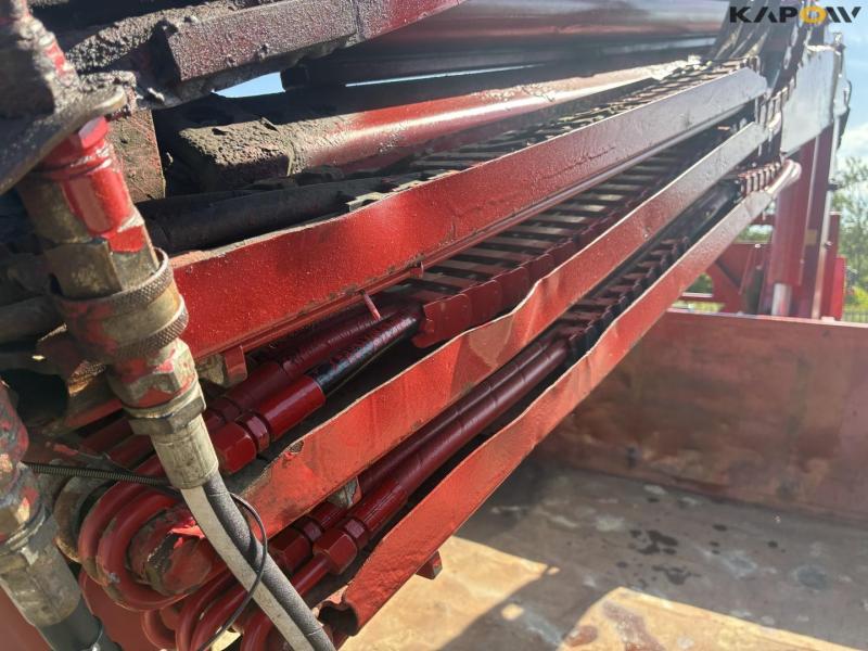 HMF 1560 K3 crane on skid steer 81