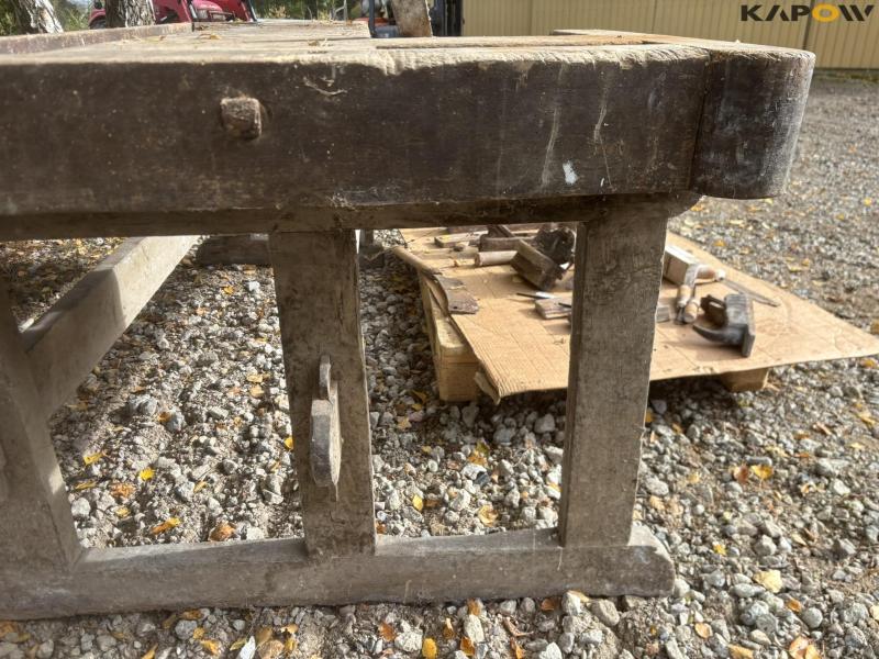 Planing bench with tools 20