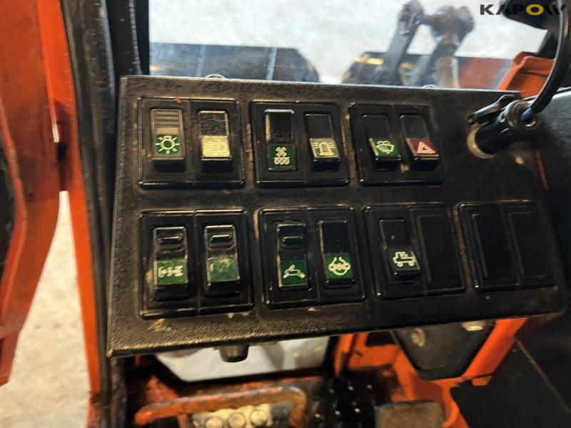 Holder C 2.42 tool carrier with snow plow and salt spreader 33