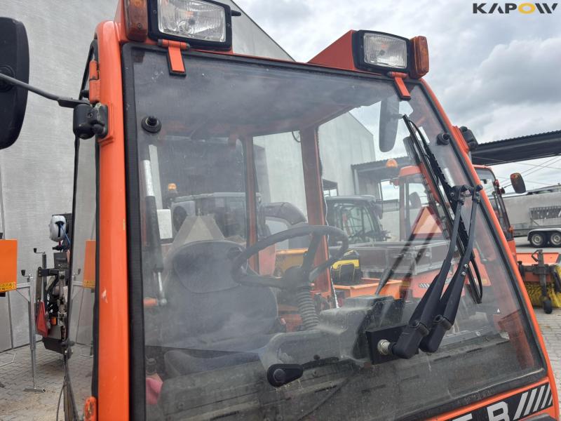 Holder C2 2.34 Basic with sweeper and salt spreader 23