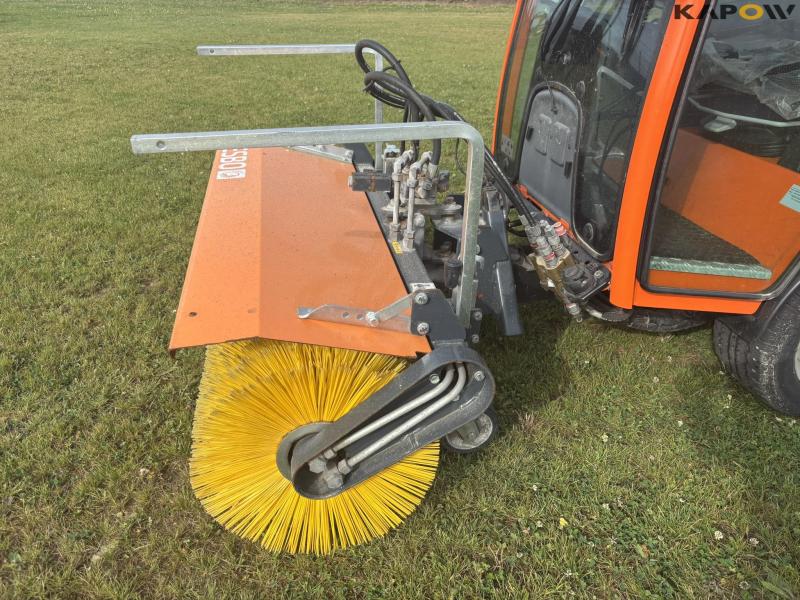 Holder X45 with sweeper and salt spreader 9