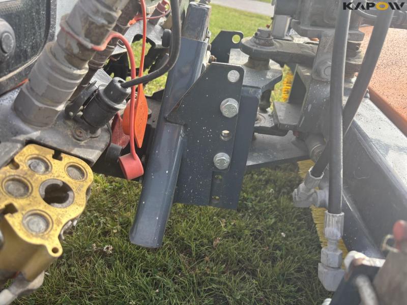 Holder X45 with sweeper and salt spreader 22